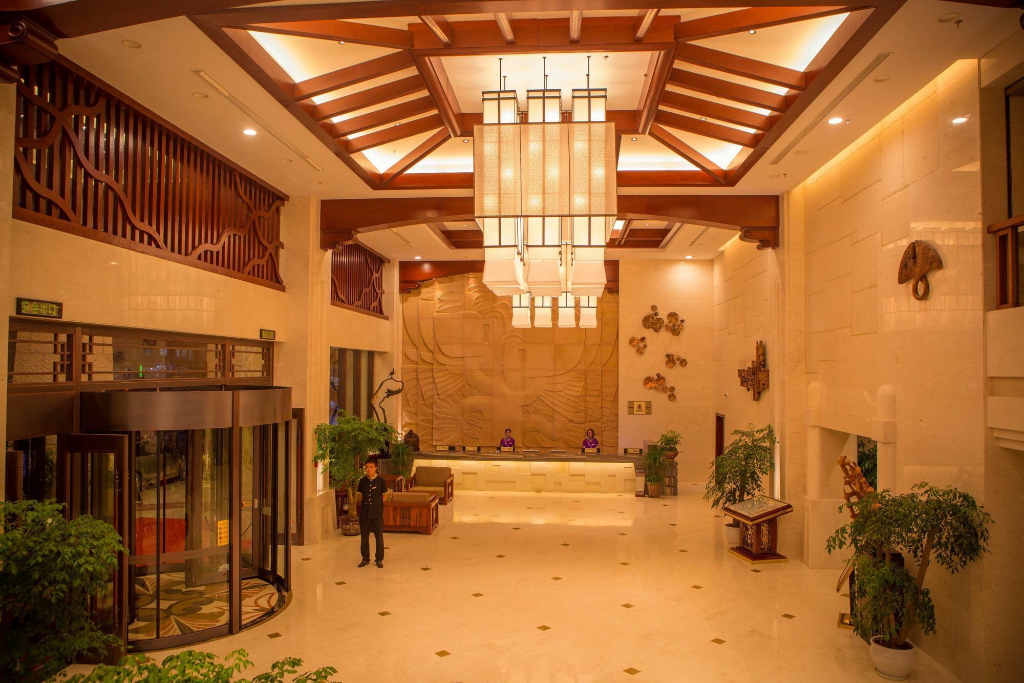 Kaili International Hotel Csangcsiacsie Kültér fotó